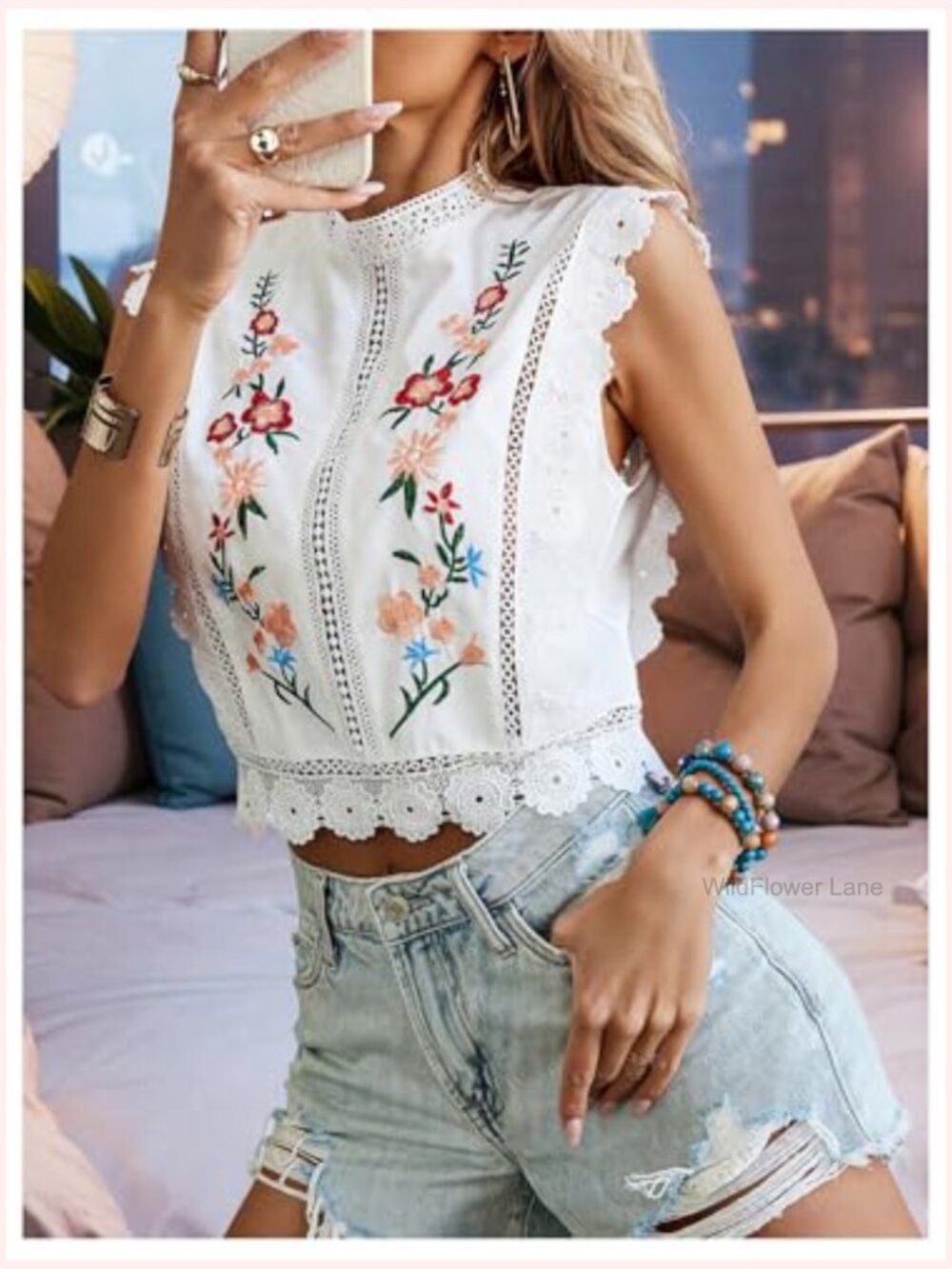 Mock Neck Sleeveless Floral Embroidery Lace Trim Crop Top Blouse - Picture 3 of 4
